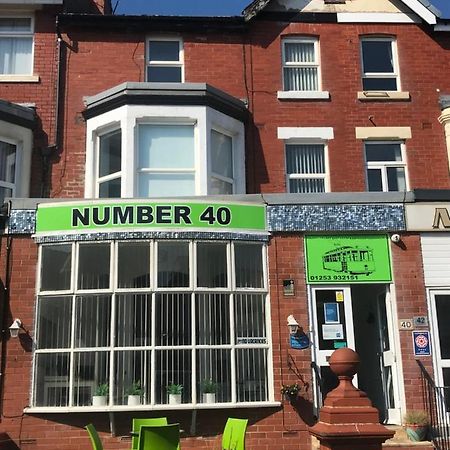 Number 40 - No Multiple Room Bookings Blackpool Bagian luar foto