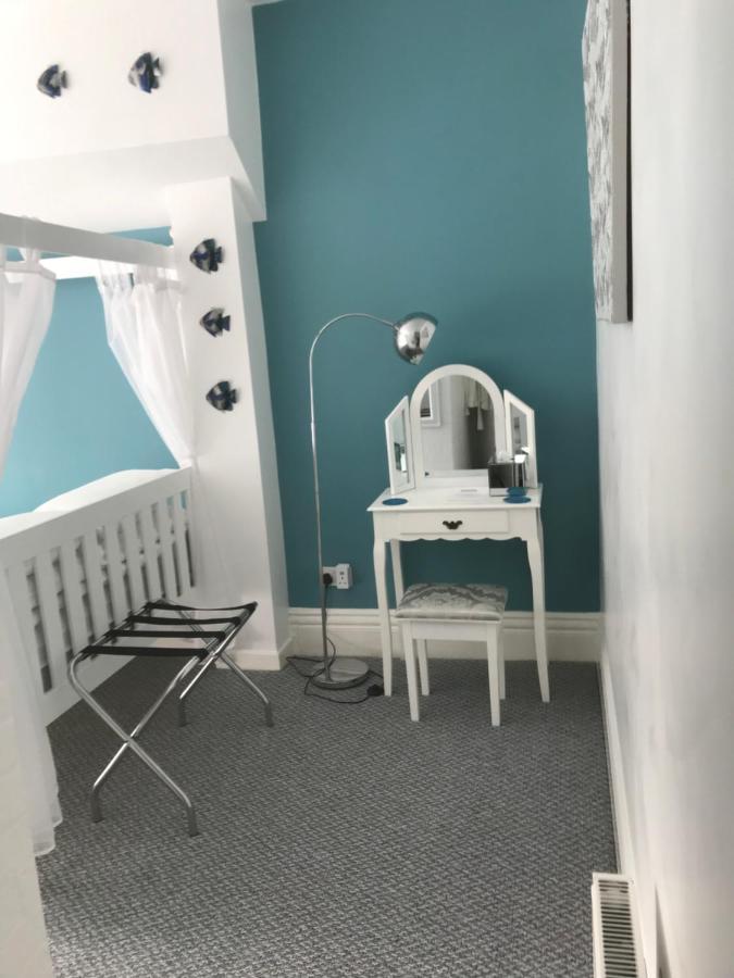 Number 40 - No Multiple Room Bookings Blackpool Bagian luar foto