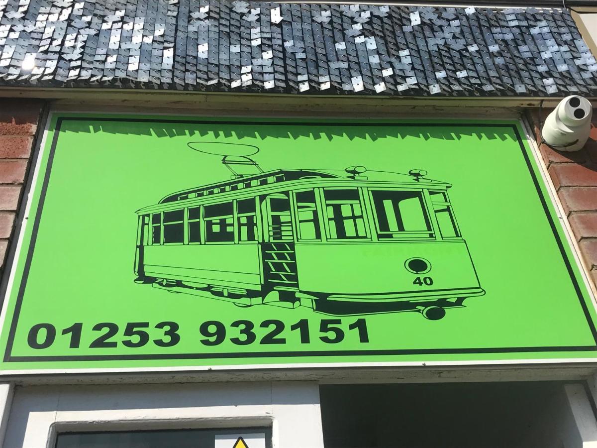 Number 40 - No Multiple Room Bookings Blackpool Bagian luar foto